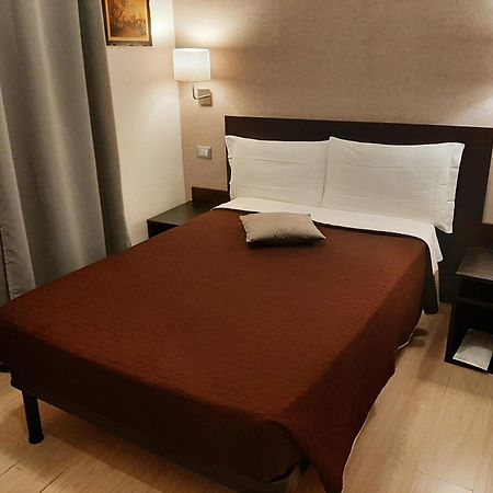 โรมัน เรสซิเดนซ์ Hotel ภายนอก รูปภาพ
