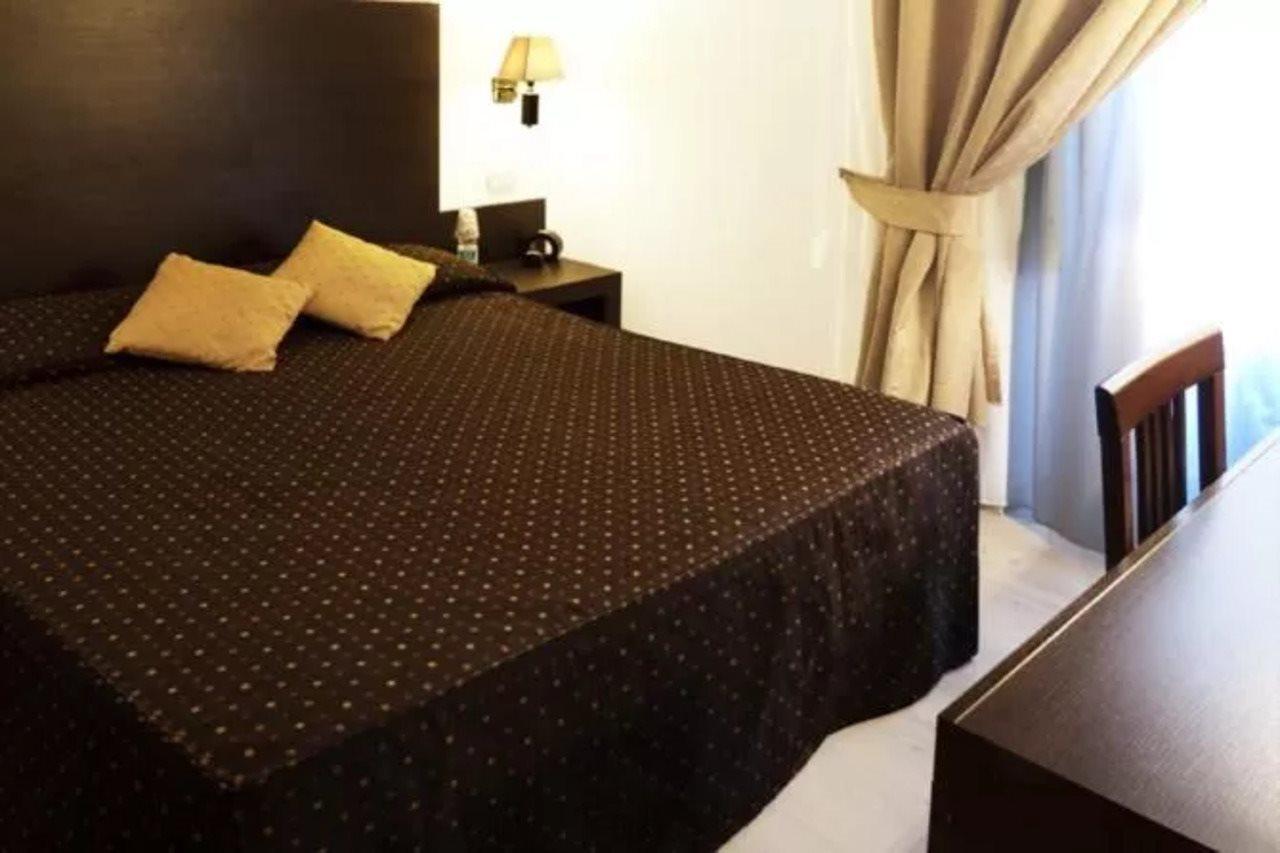 โรมัน เรสซิเดนซ์ Hotel ภายนอก รูปภาพ