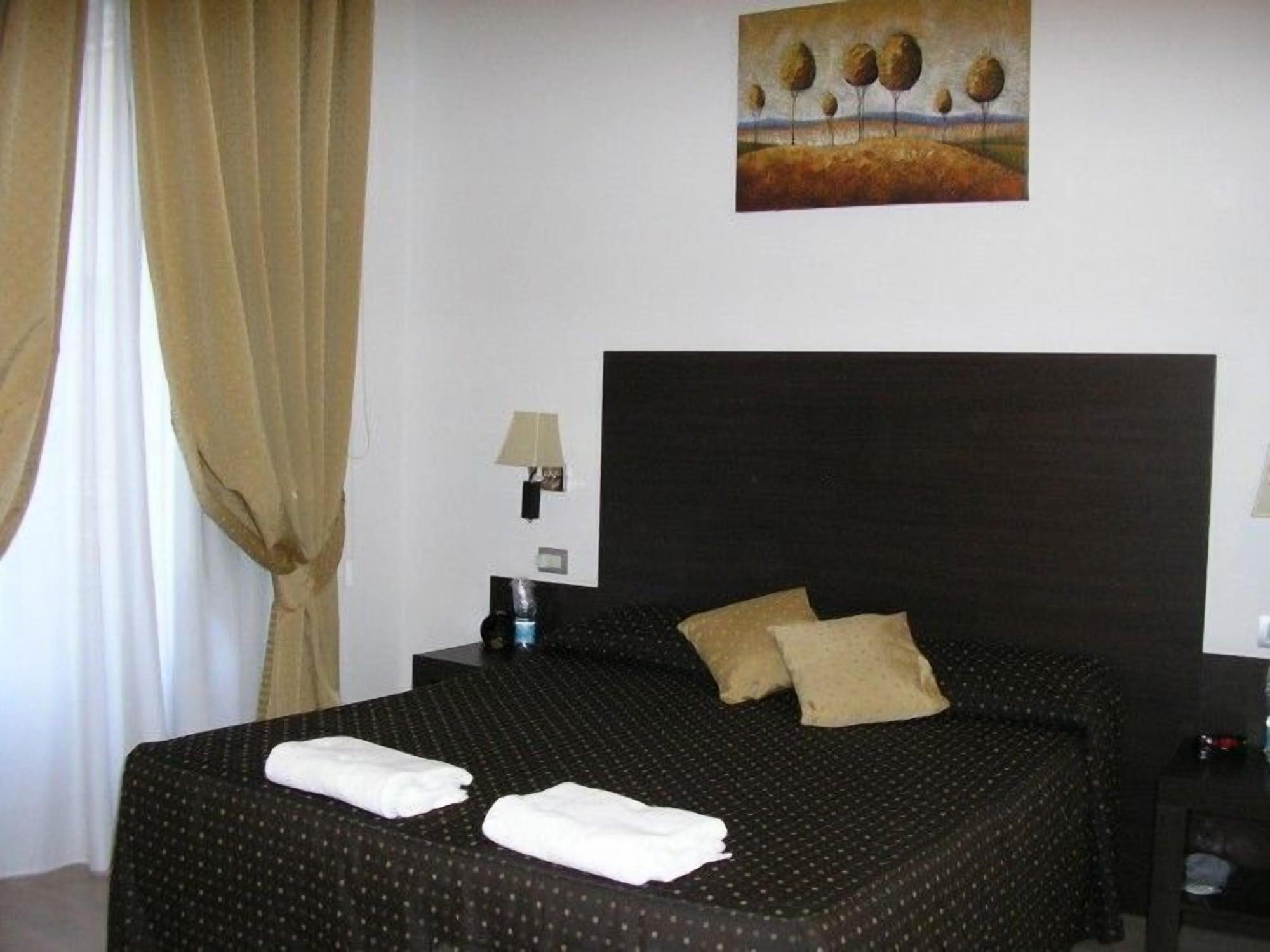 โรมัน เรสซิเดนซ์ Hotel ภายนอก รูปภาพ